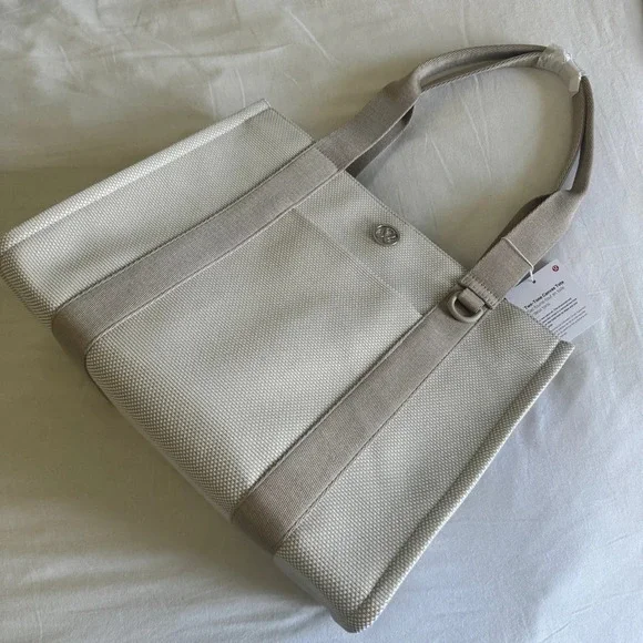 🆕 Lululemon Two Toned Canvas Tote Bag Large 10L - Picture 1 of 7